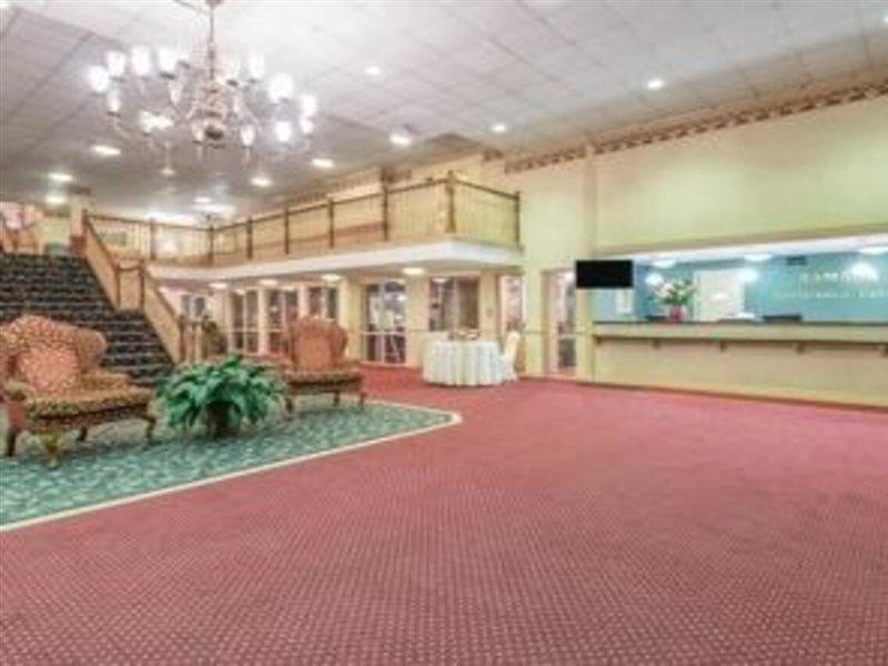 Ramada Conference Center Hotell Morgantown Exteriör bild