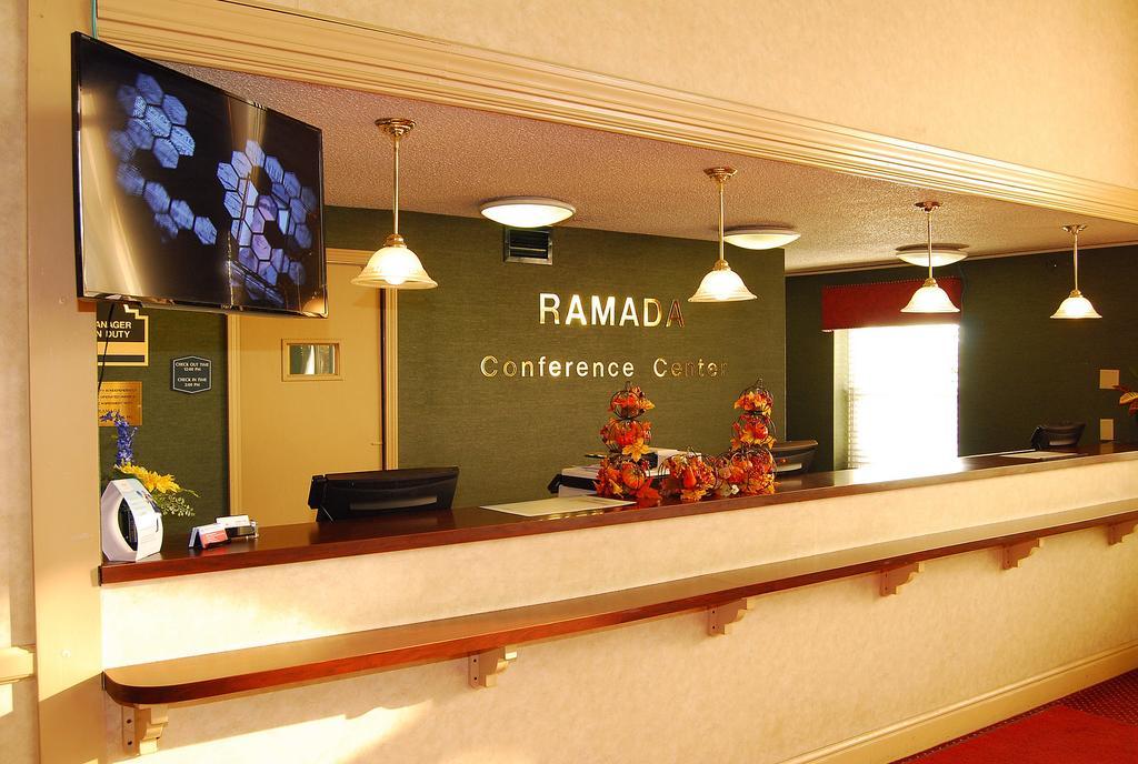 Ramada Conference Center Hotell Morgantown Exteriör bild